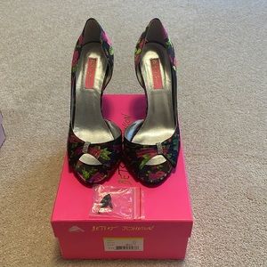 Betsy Johnson Felicia Heels 8.5